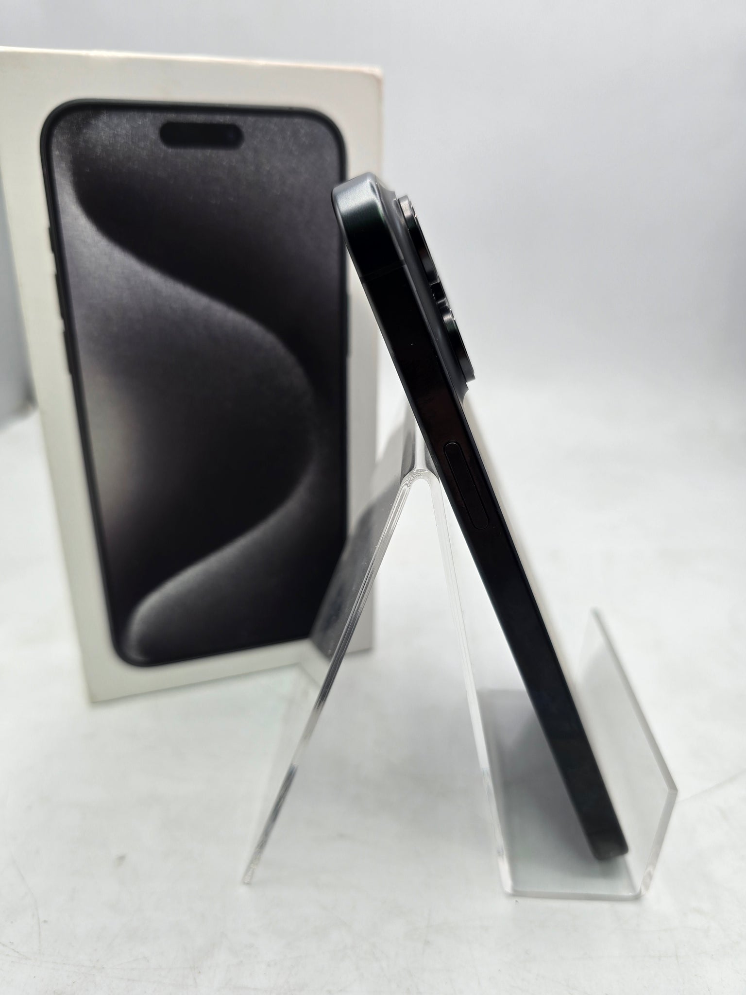 iPhone 15 Pro Max 256GB Black Titanium Unlocked - Very Good