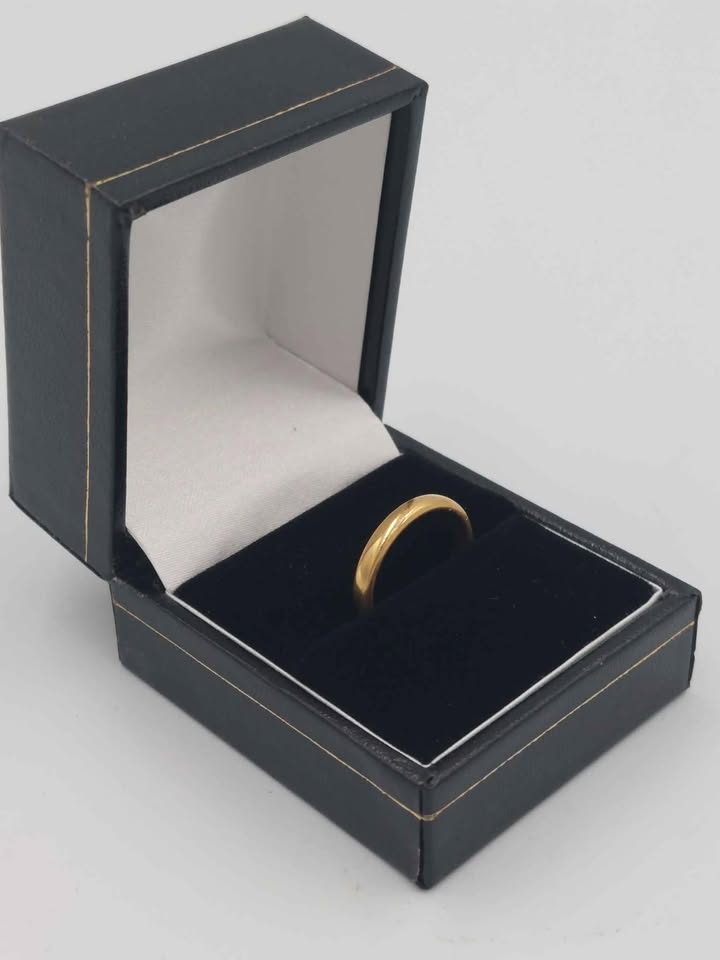 (22ct Hallmarked&Tested), Gold Band Ring, 3.2G, Size K