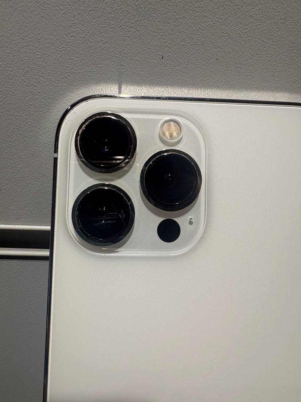 Apple iPhone 13 Pro Max 256GB Silver, Unlocked Battery Health 79%