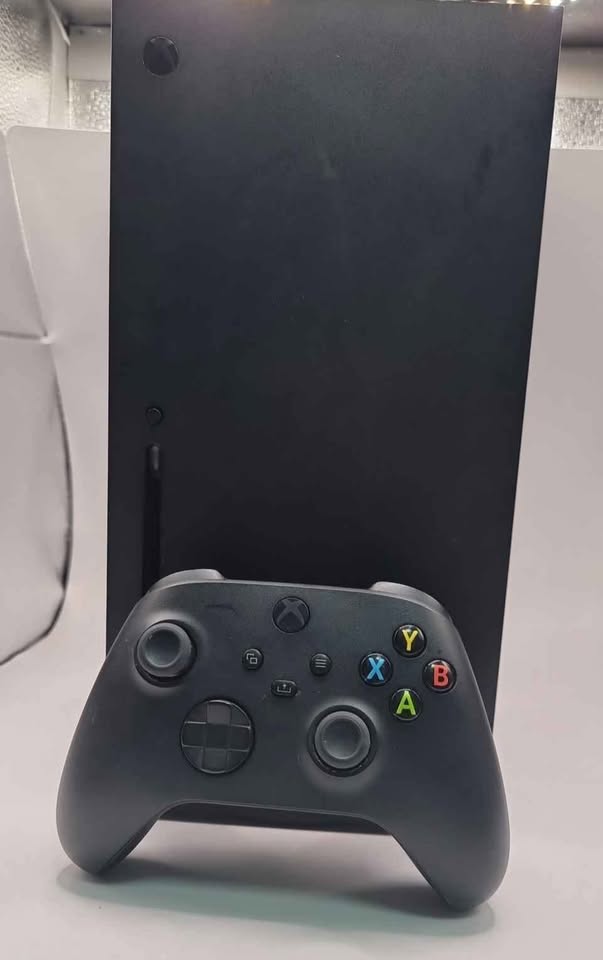 Microsoft Xbox Series X 1TB Console Black - Unboxed With Black Controller & wires