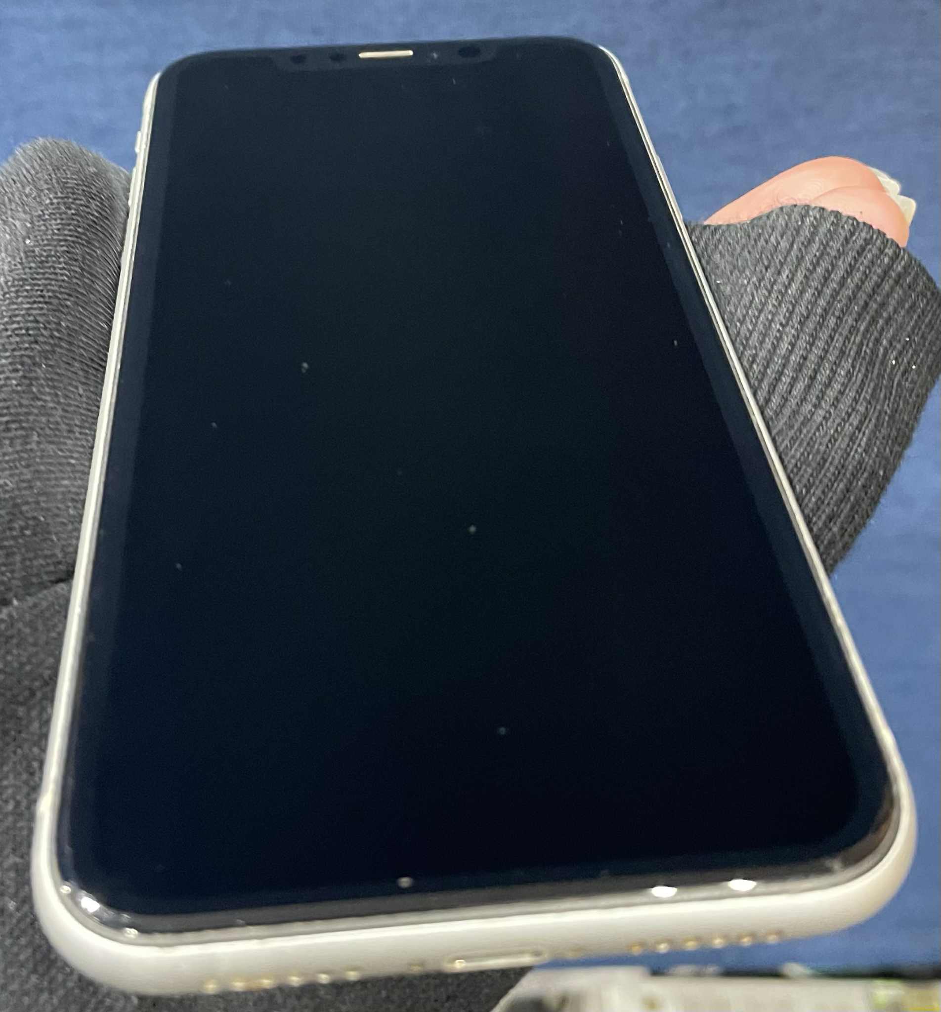 IPHONE XR-64GB
