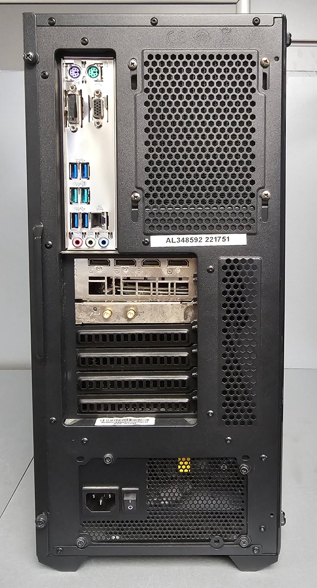 Gaming PC Ryzen 7 2700X / GTX 1660 Super / 16GB Ram / 256GB SSD / 2TB HDD / Windows 11