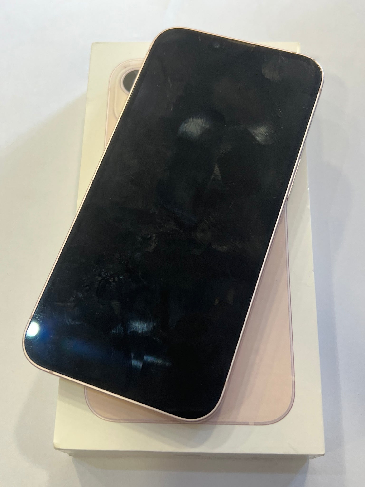 Apple iPhone 13 - 128GB - Unlocked - Pink