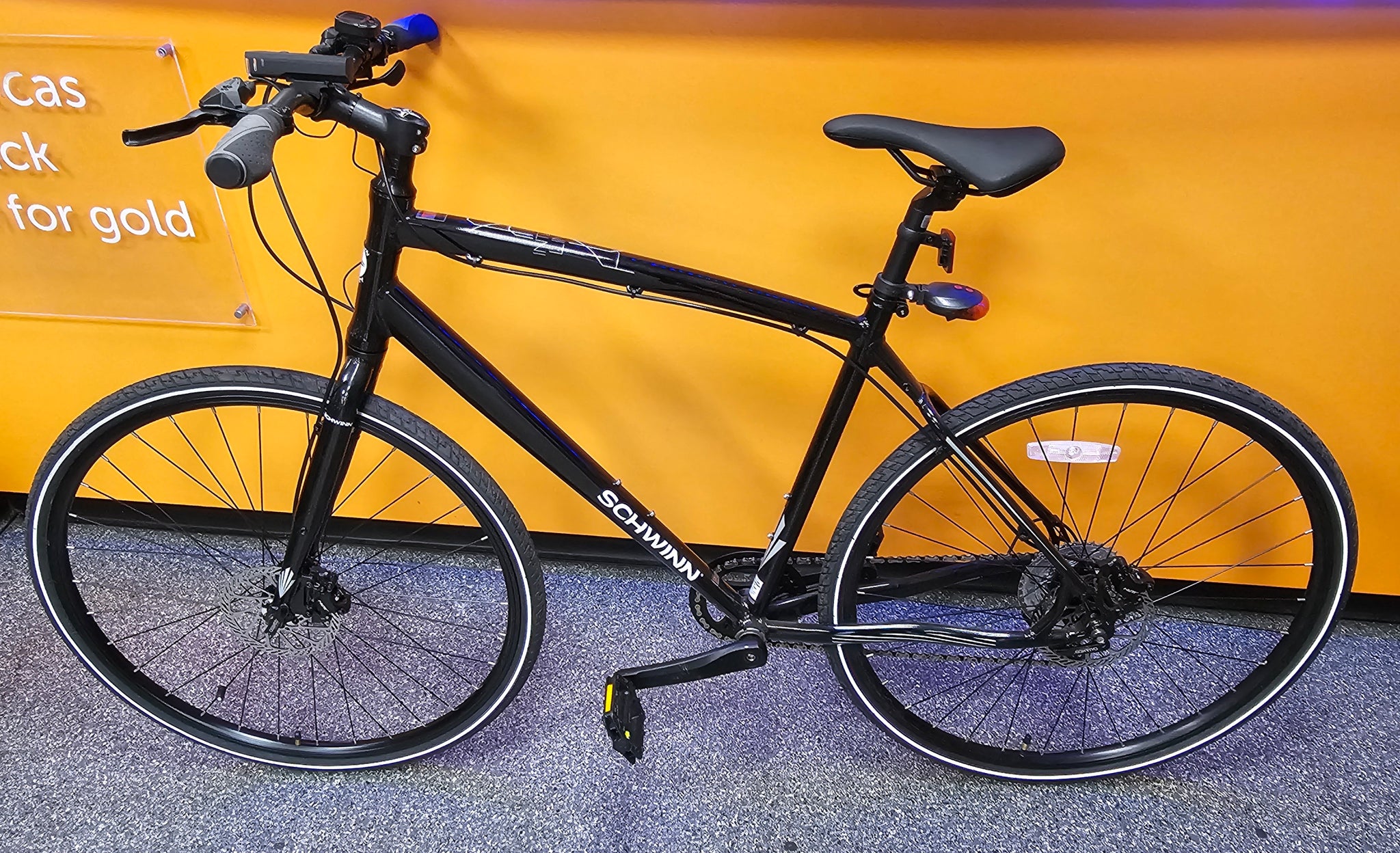 Schwinn Interlink Sports Hybrid Bike Black 20" Frame / 28" Wheels **Collection Only**