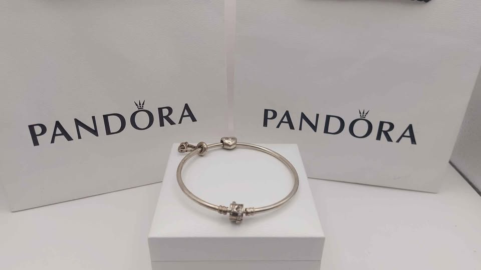 Pandora Bangle shooting star plus 2 Charms Boxed 16.03g 925