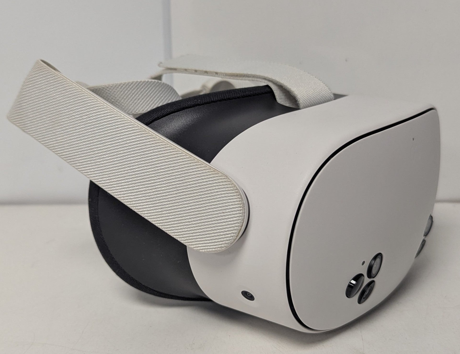 Meta Quest 3S Mixed Reality Headset - 128 GB