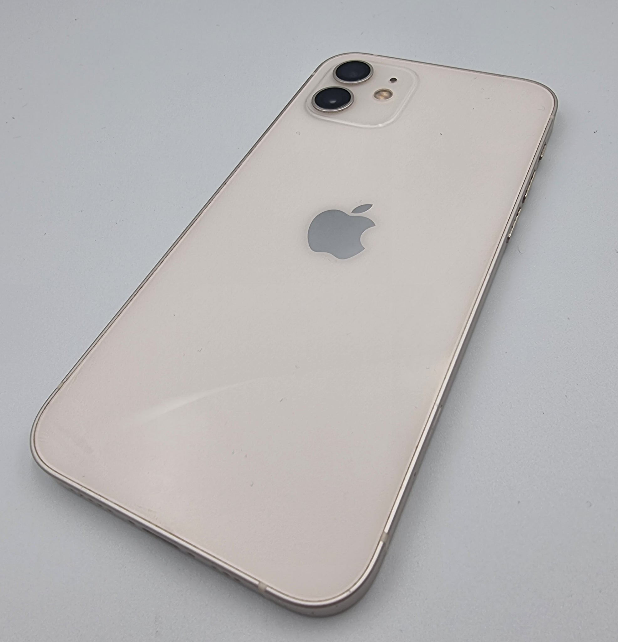 Apple iPhone 12 64GB white smartphone unlocked unboxed 87% Batt health