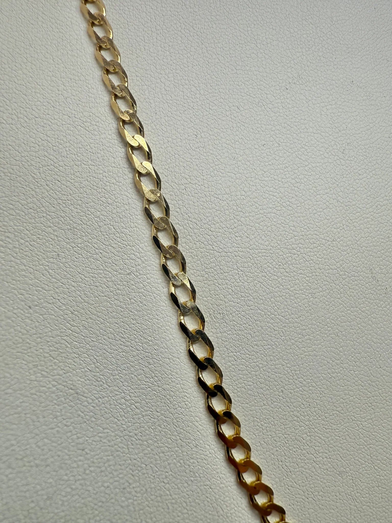 9ct yellow gold curb chain 24"