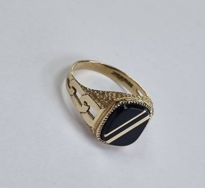 9ct gold onyx Ring Size R