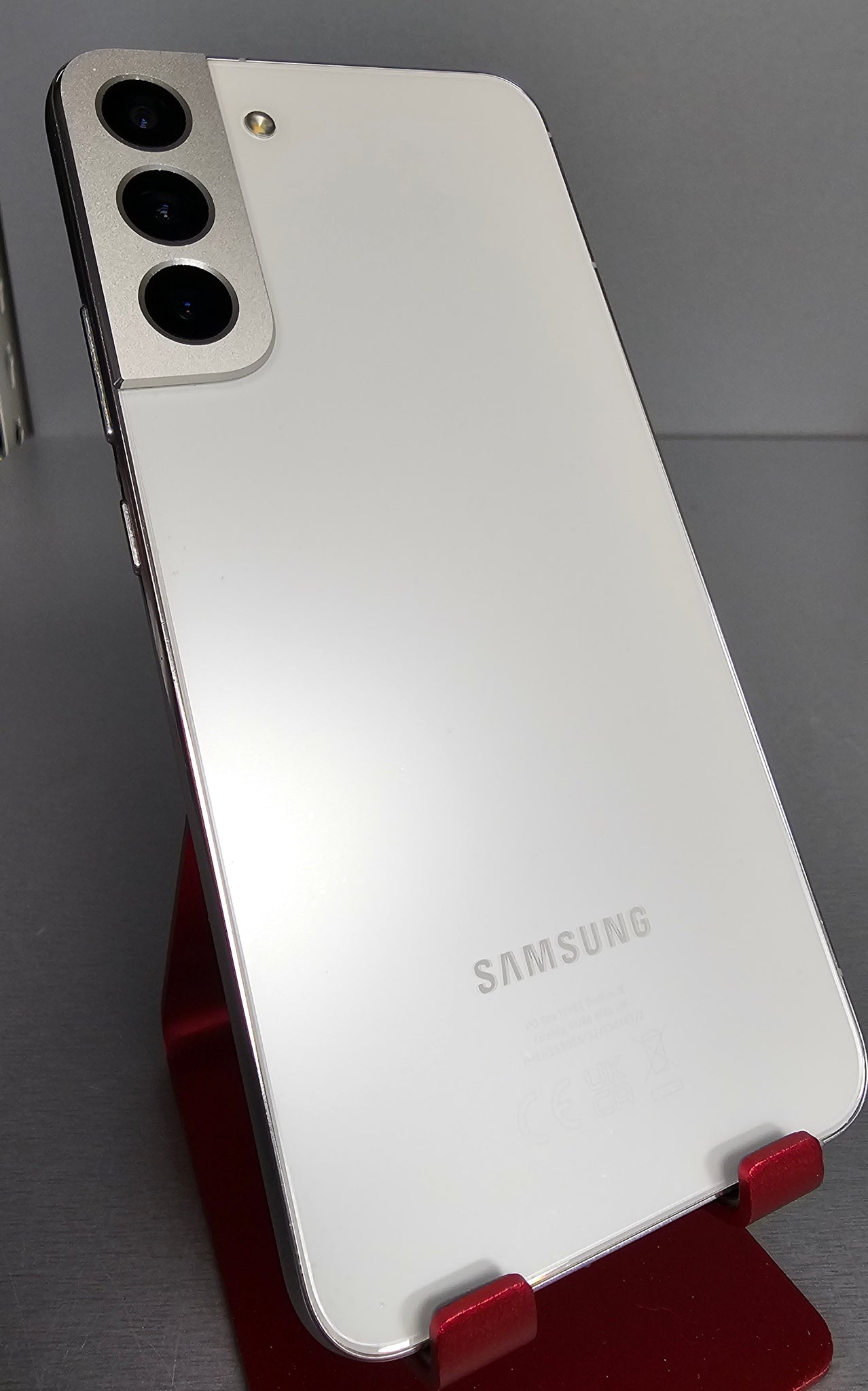 Samsung Galaxy S22 Plus / Phantom White / 128GB / Unlocked