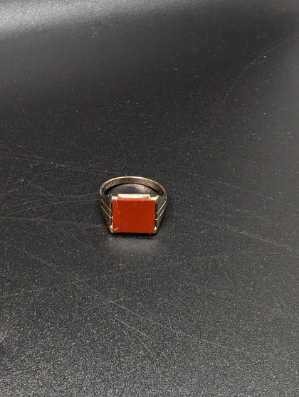 9ct Yellow Gold Signet Ring With Red Stones - Size T - 5.33 Grams