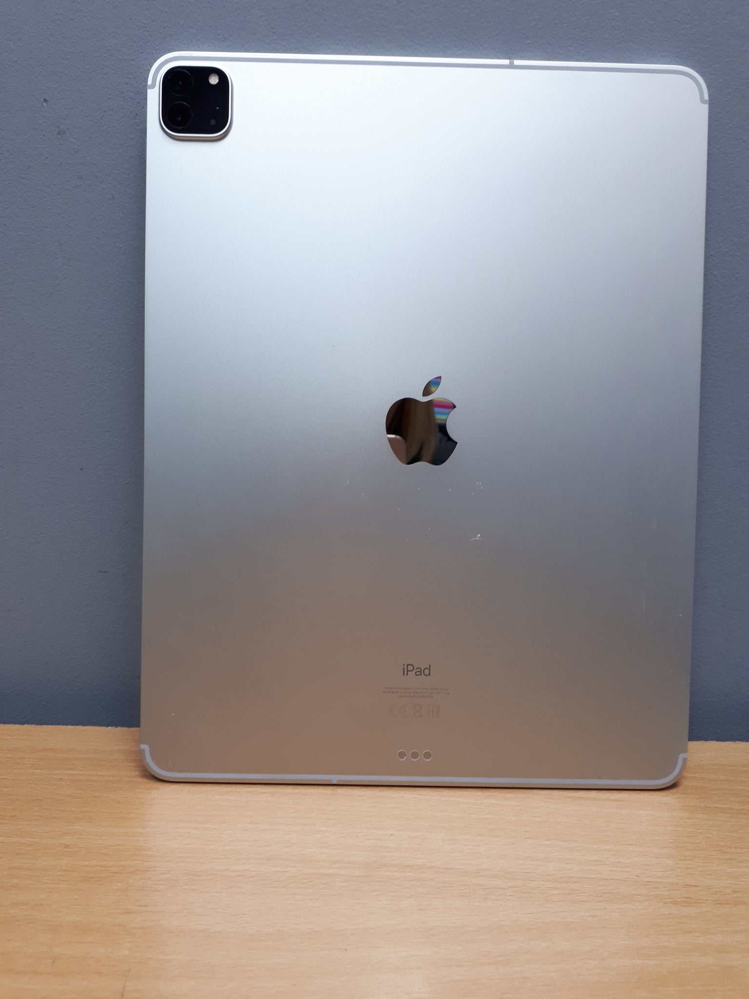 Apple iPad Pro 12.9” 4th Gen (A2232) 512GB - Space Grey, Unlocked B