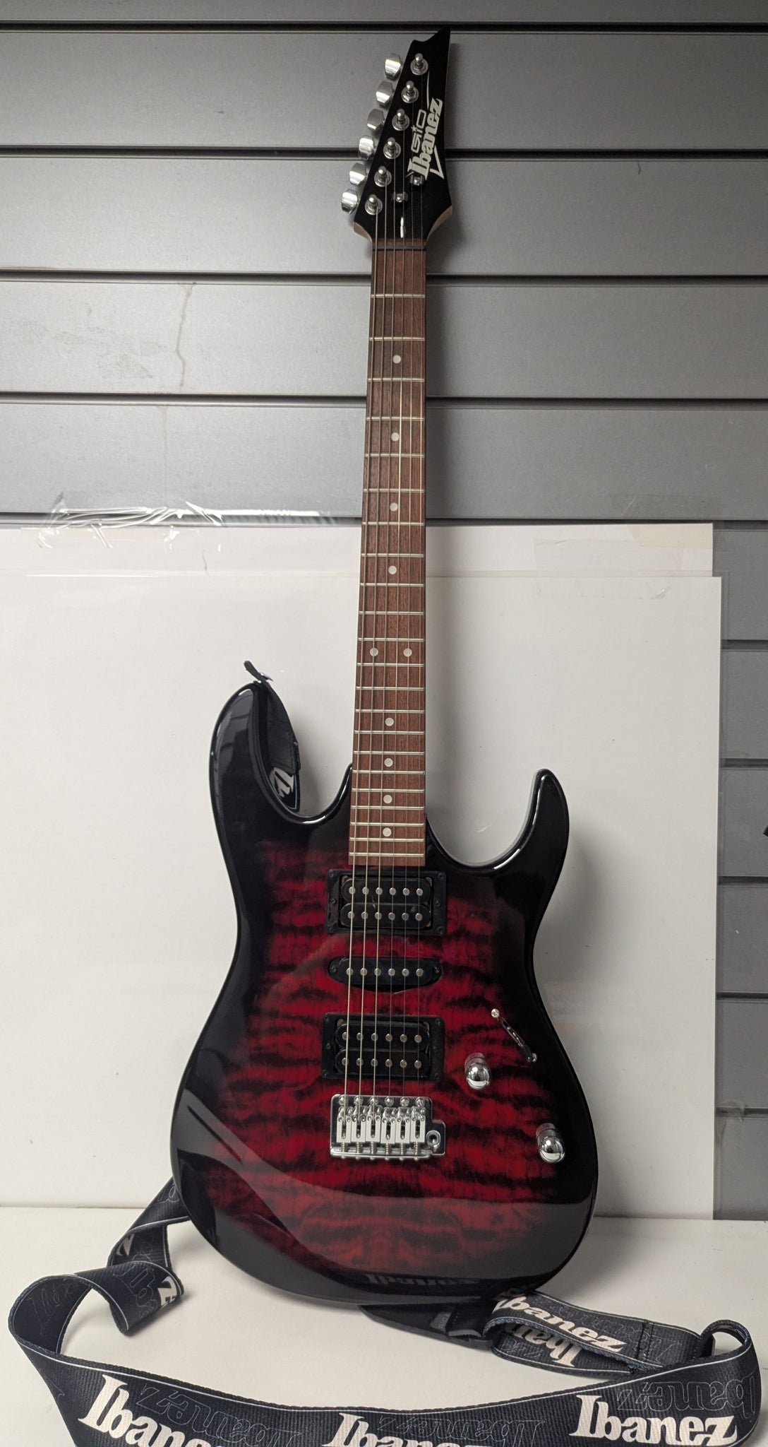 Ibanez Gio GRX70QA, Transparent Red Burst