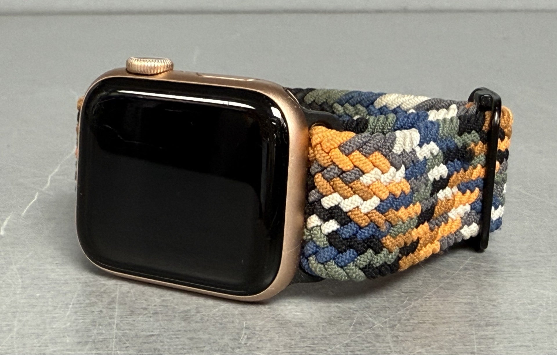 Apple Watch Series 5 - 40mm - GPS - Gold Aluminium Case ** Unboxed **