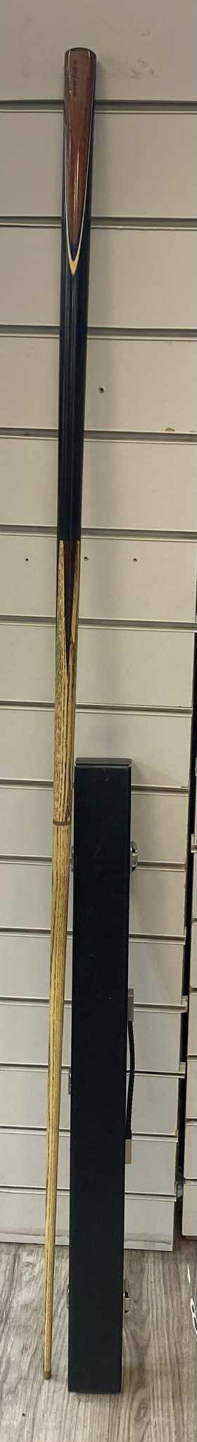 B-square cue with case