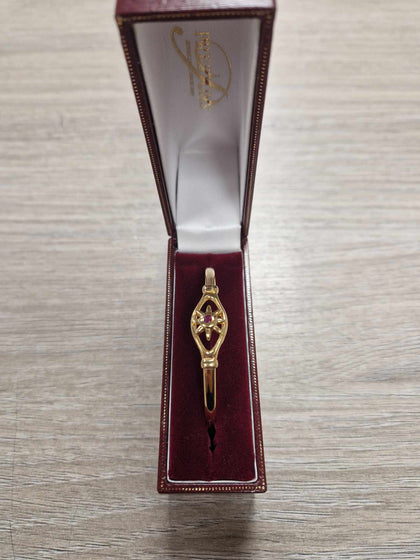 9CT Gold Bracelet w/ Red Gem.