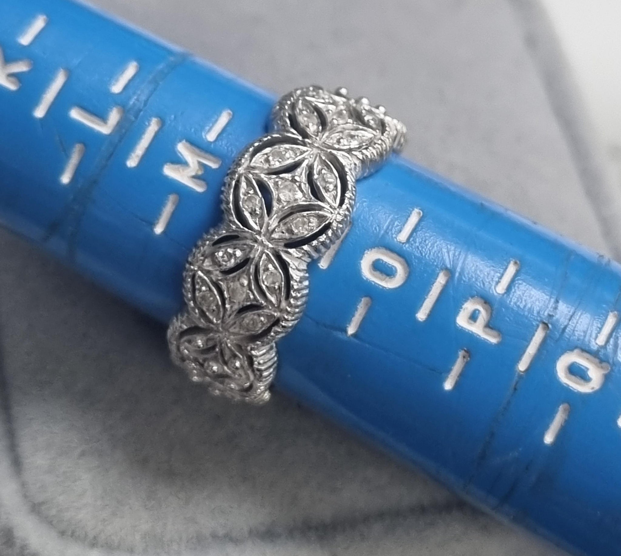 9ct White Gold Diamond Ring size N
