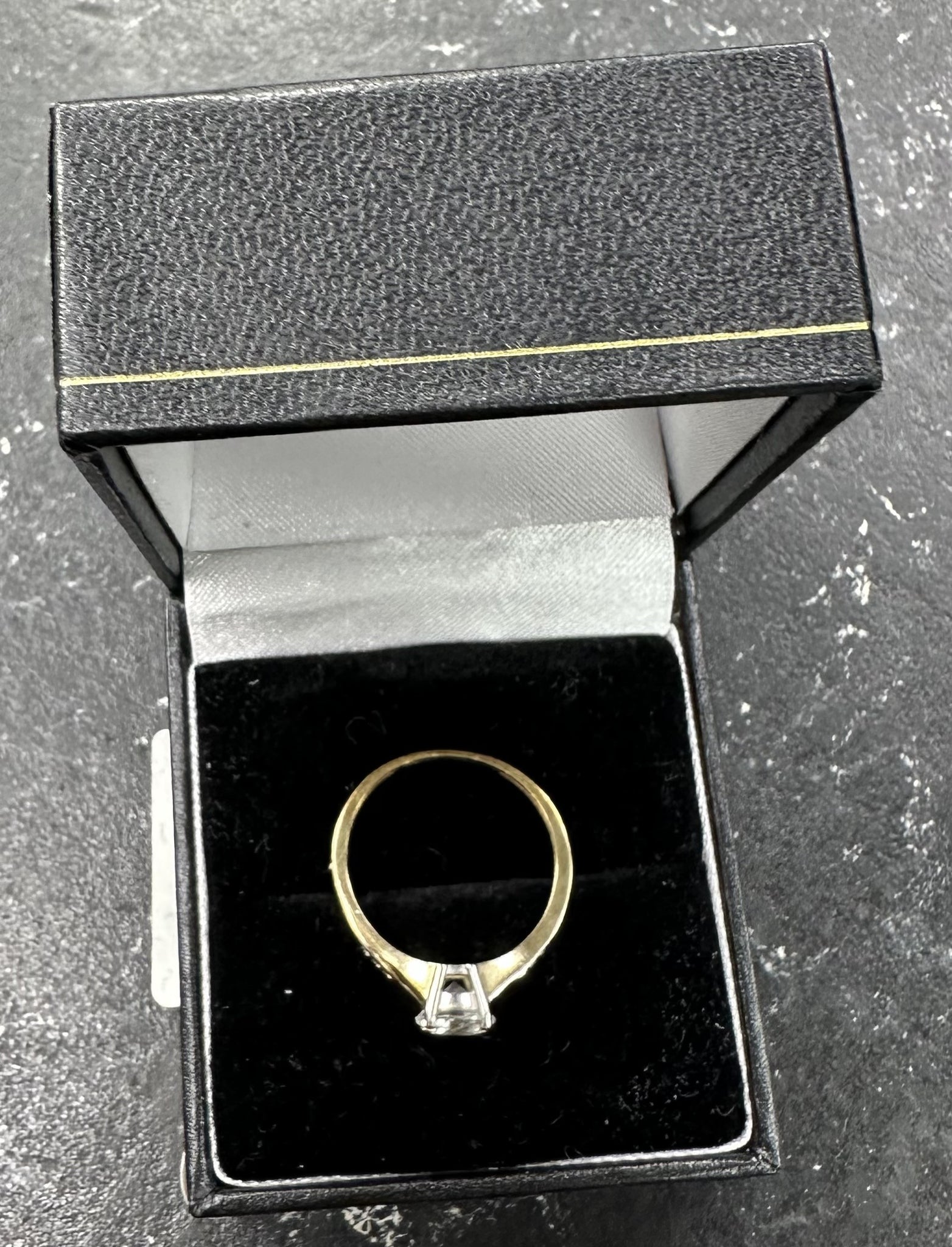 9ct Ring