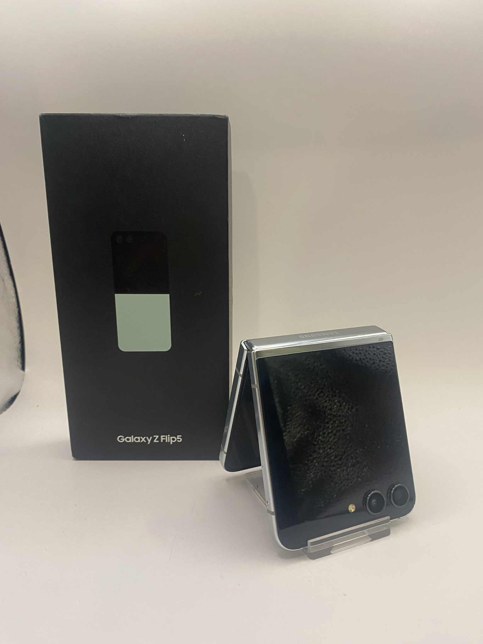 Samsung Galaxy Z Flip5 256GB Mint, Unlocked C