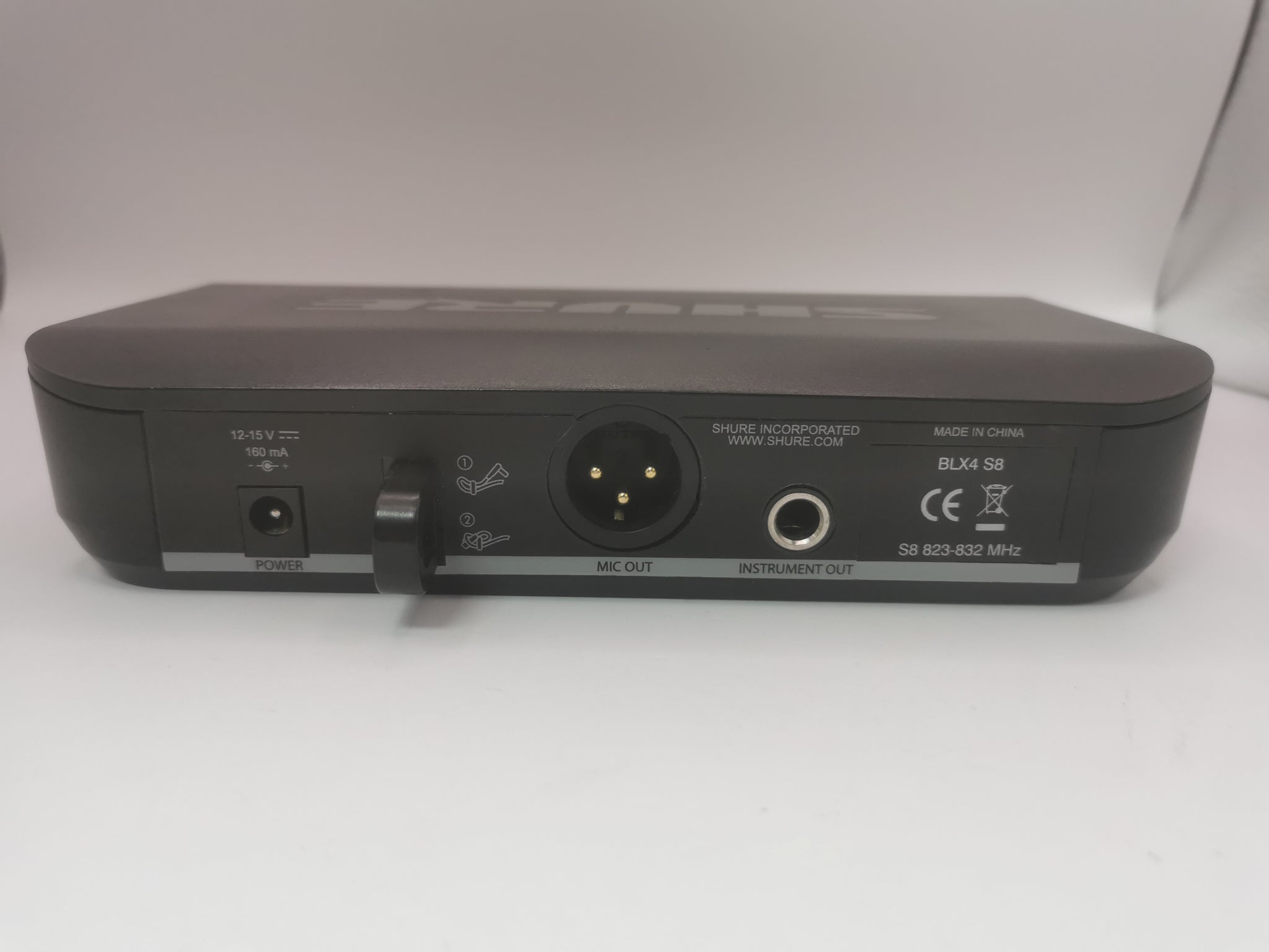 Shure BLX24/PG58 Wireless Microphone System (XLR), Unboxed