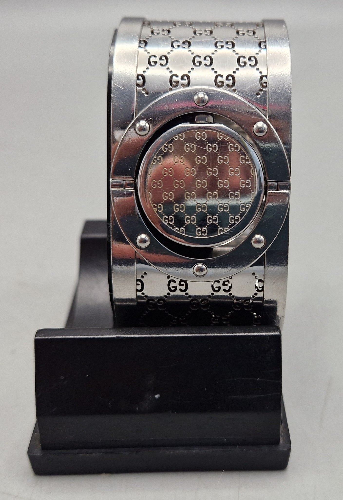 Gucci Twirl Ladies Watch Silver