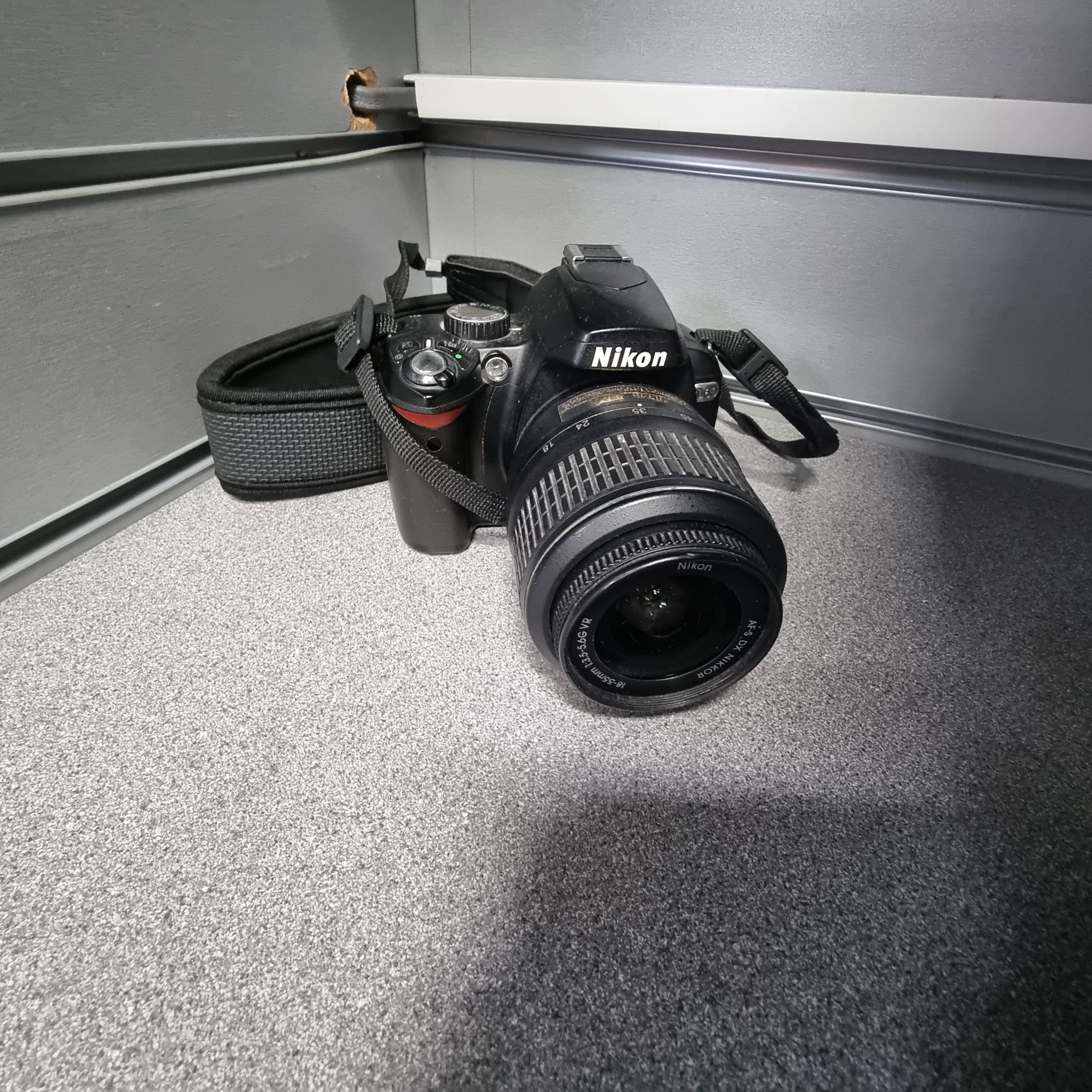Nikon D60   ***Read Description***