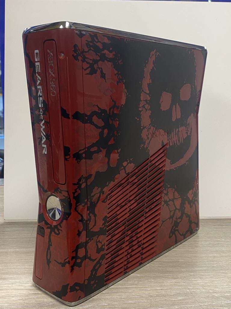 Xbox 360 Slim (Gears Of War Edition)
