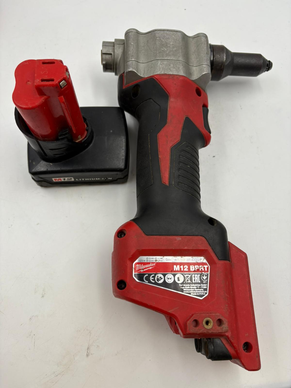 Milwaukee M12 BPRT-201X Pop Rivet Tool Kit