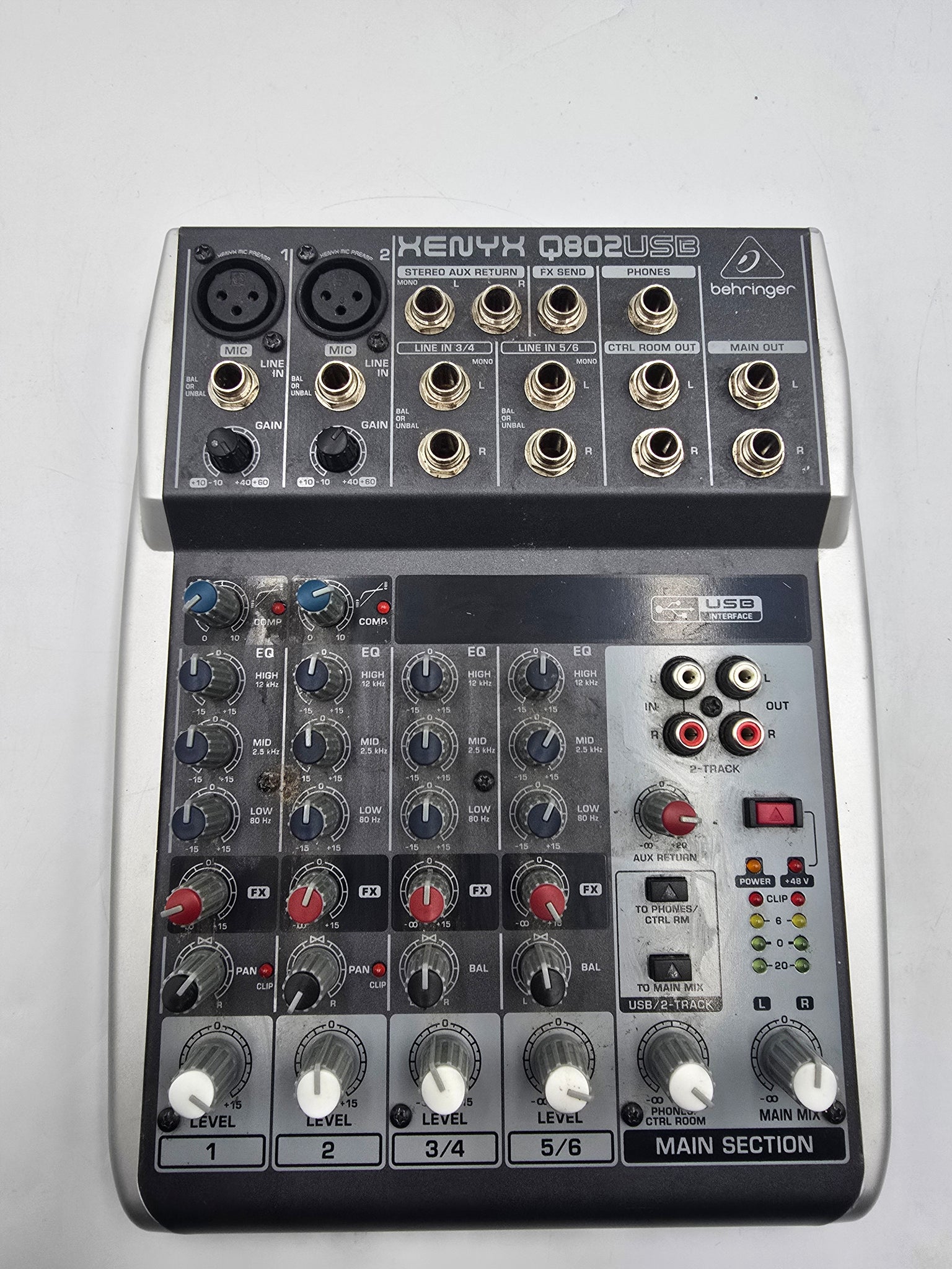 Behringer Henyx Q802USB mixer