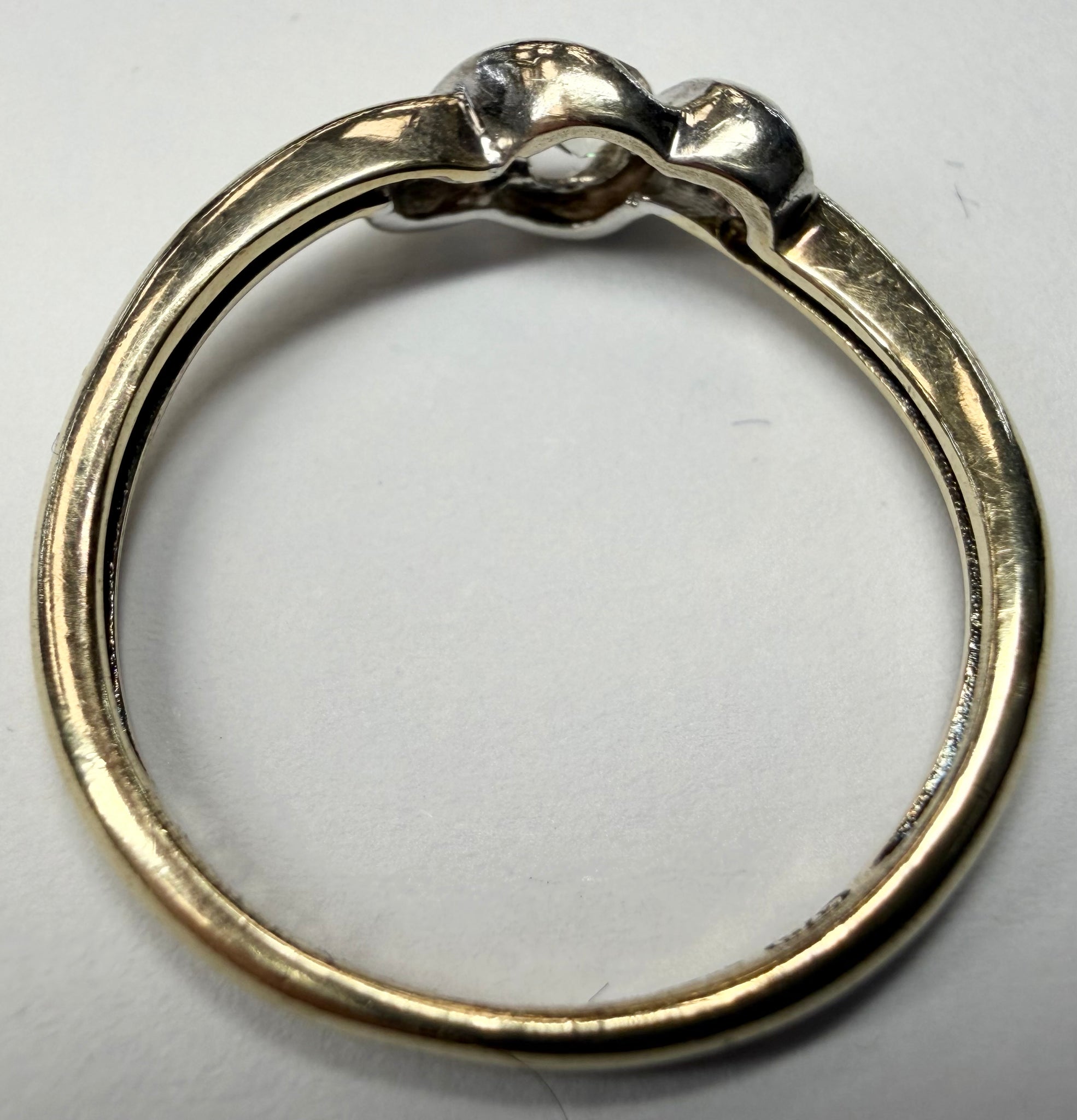 9ct yellow gold solitaire diamond twist ring size M