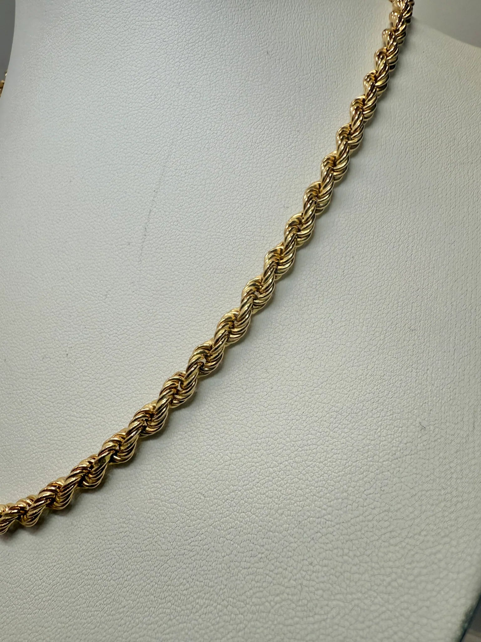 9ct gold rope chain 18"