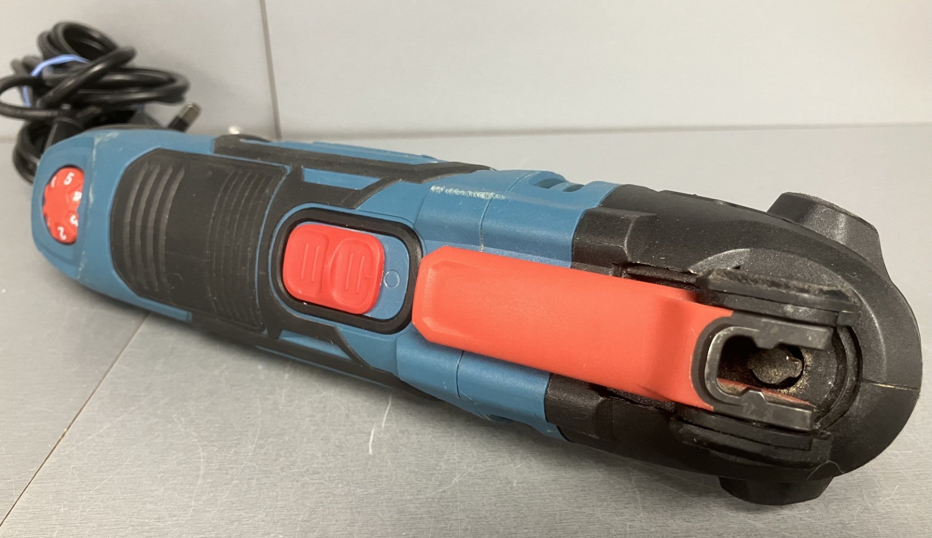 Erbauer EMT300-QC 300W Electric Multi-Tool 220-240V ** Boxed **