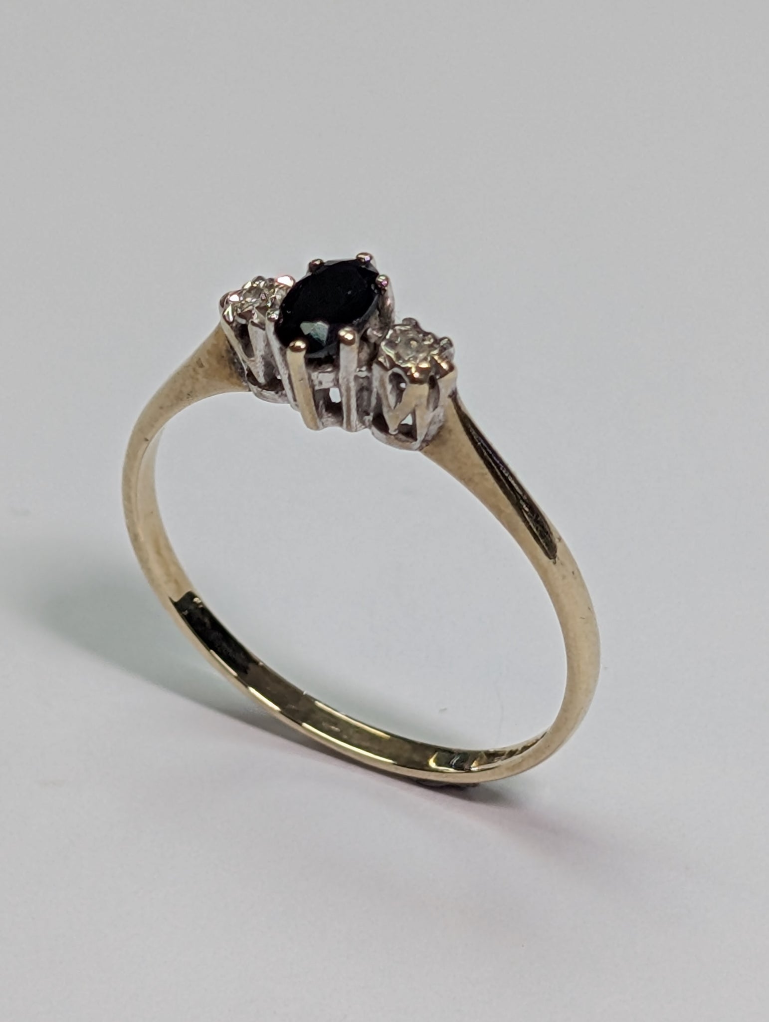 9CT Gold diamond/black stone ring