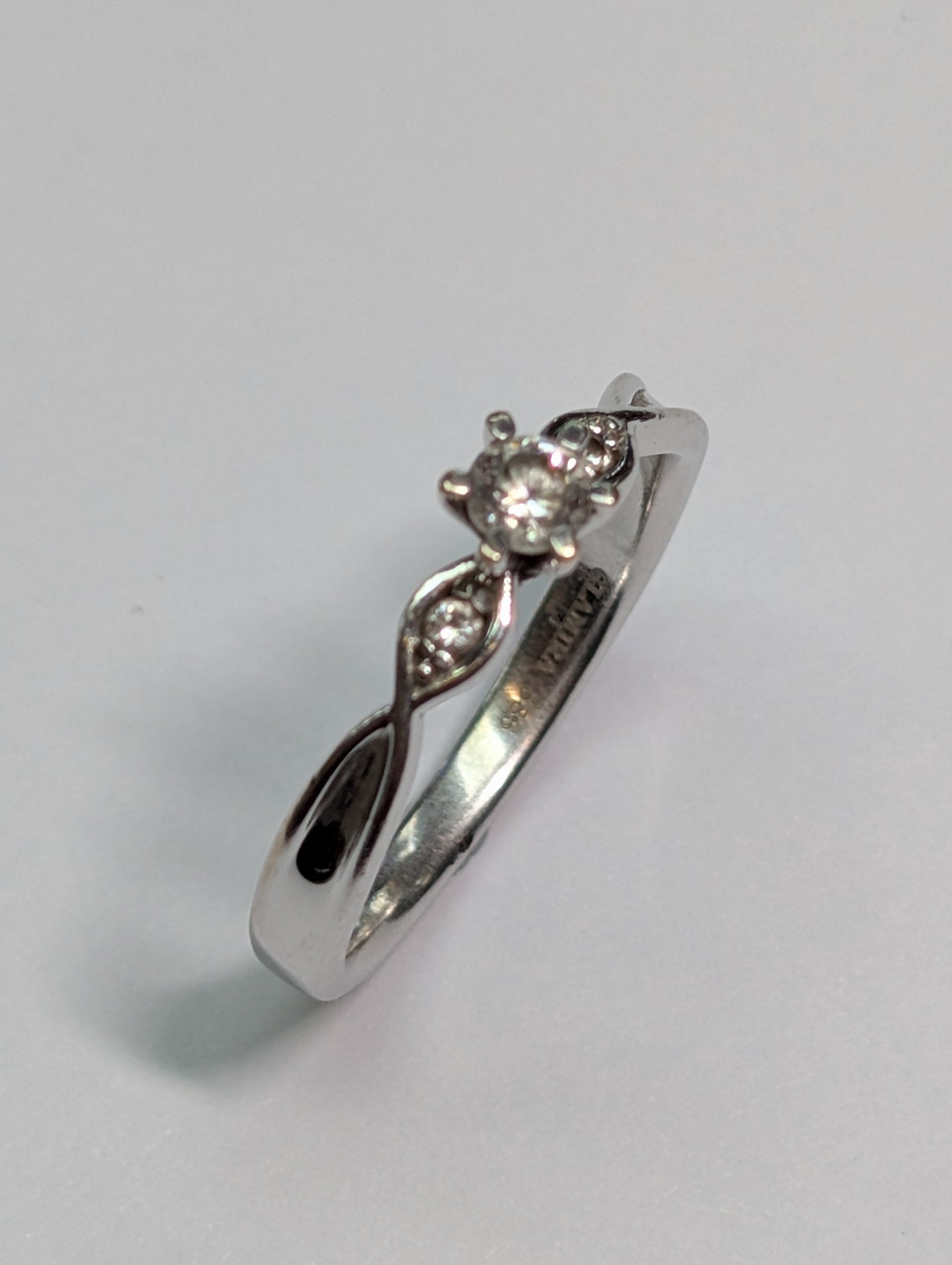 14ct White Gold Ring  - Size S