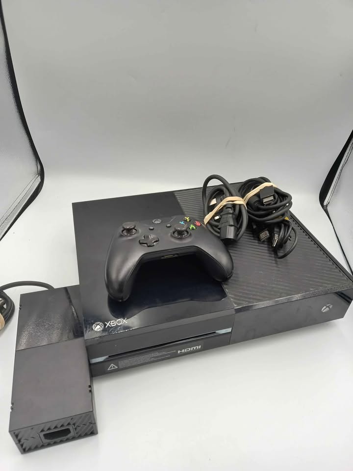 Xbox One Console, 500GB, Black (No Kinect), Unboxed With Pad