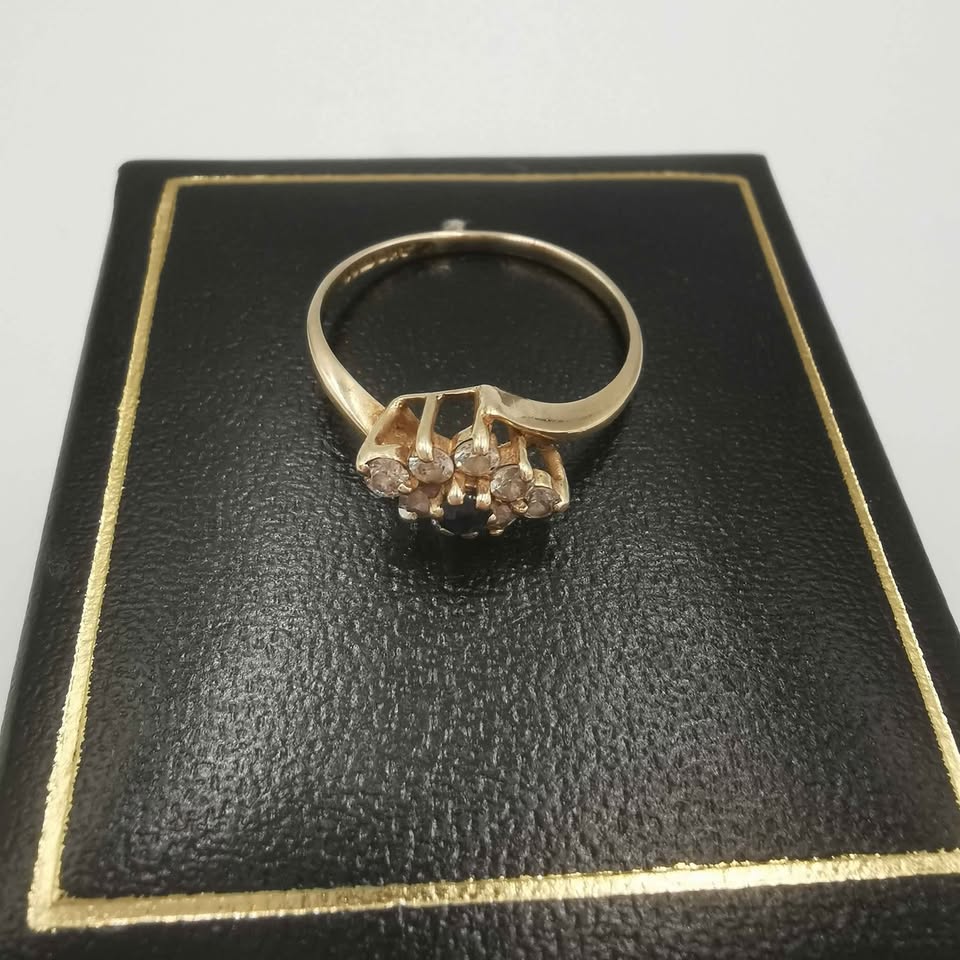 9ct Gold Ring Hallmarked 1.3g Size L **Hallmarked & Tested**