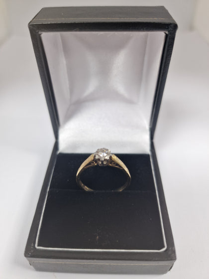 Gold Ring 18CT Size M 2.4G.