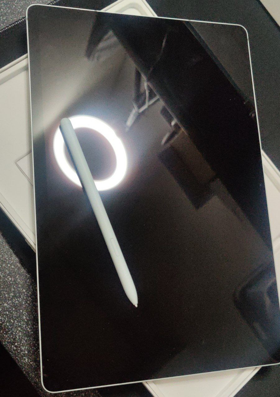 Samsung Galaxy Tab S9 FE+ 12.4" 128 GB Tablet - Grey