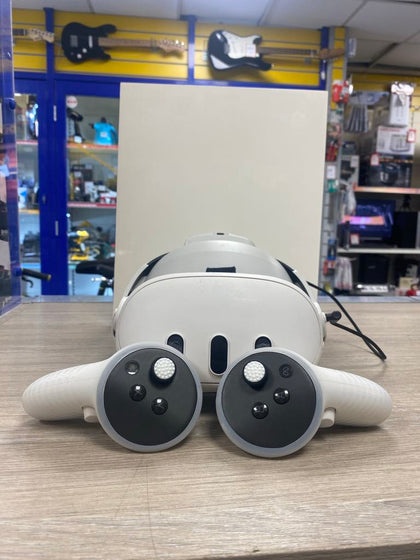 Meta Quest 3 - 128GB + BOBOVR Headset