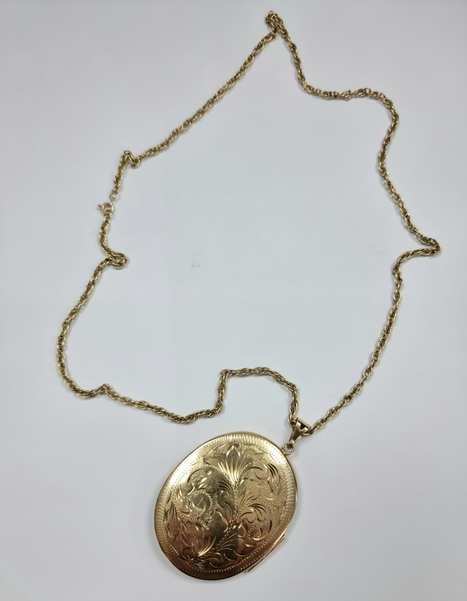 9ct Gold Chain With Large Locket 24"