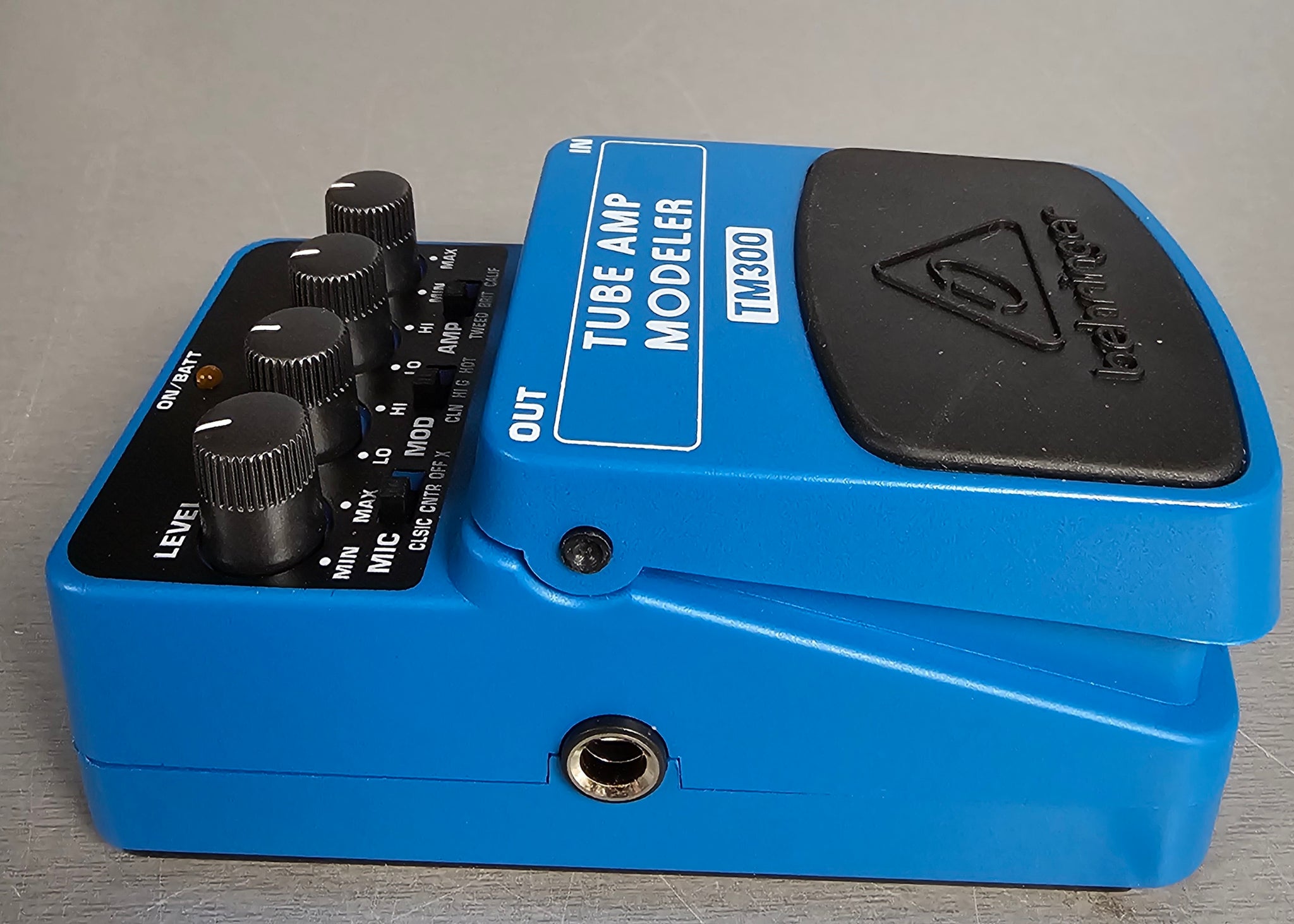 Behringer TM300 Tube Amp Modeller