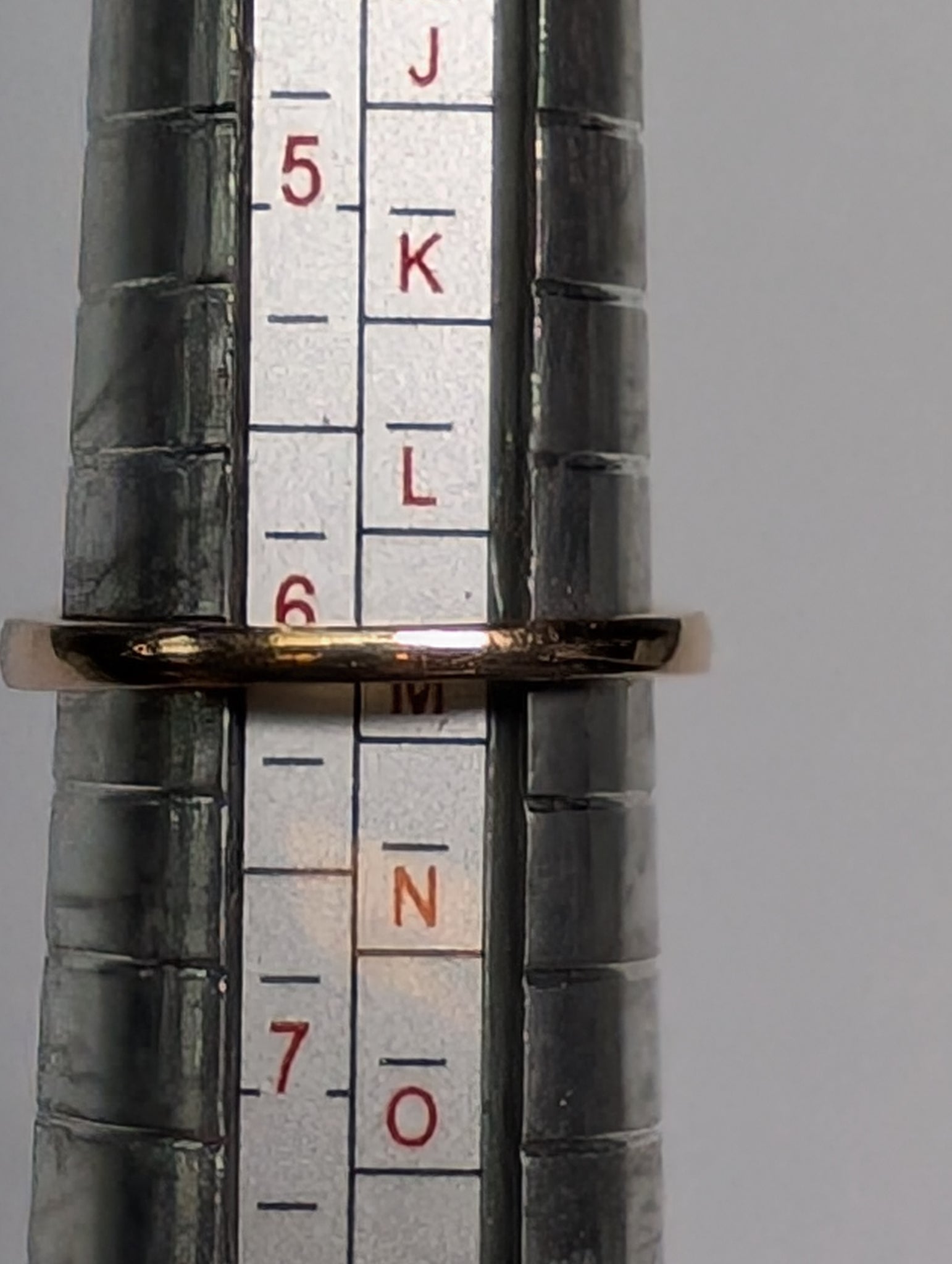 9ct Gold Diamond Ring - SIZE L 1/2