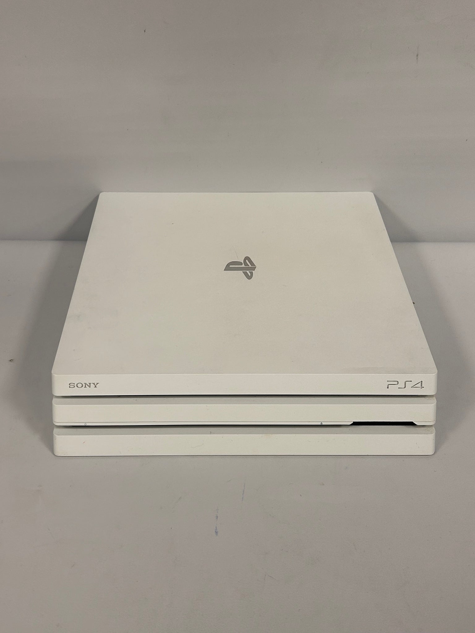 Playstation 4 Pro 1TB Glacier White Package