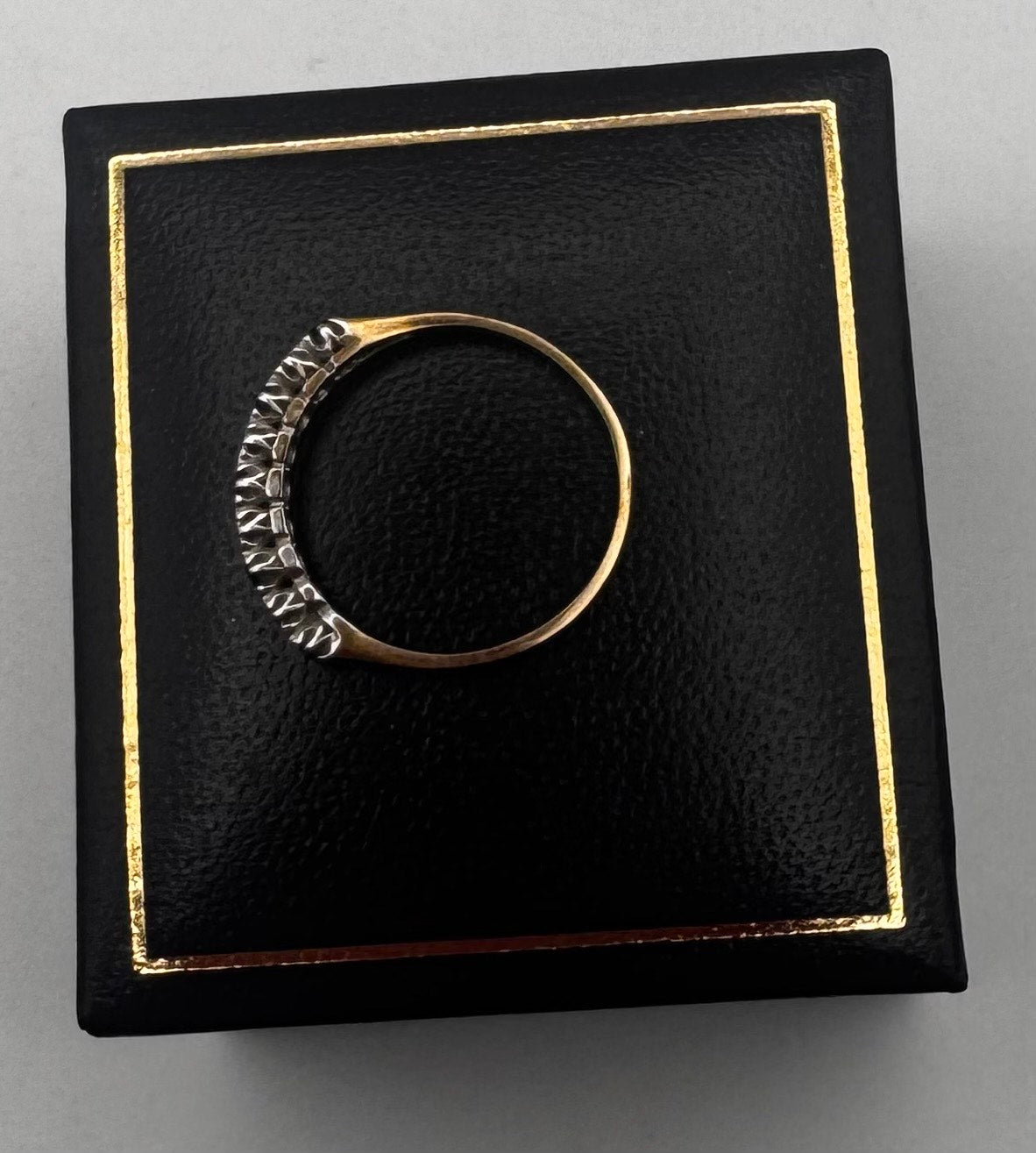 9ct Gold ring size N