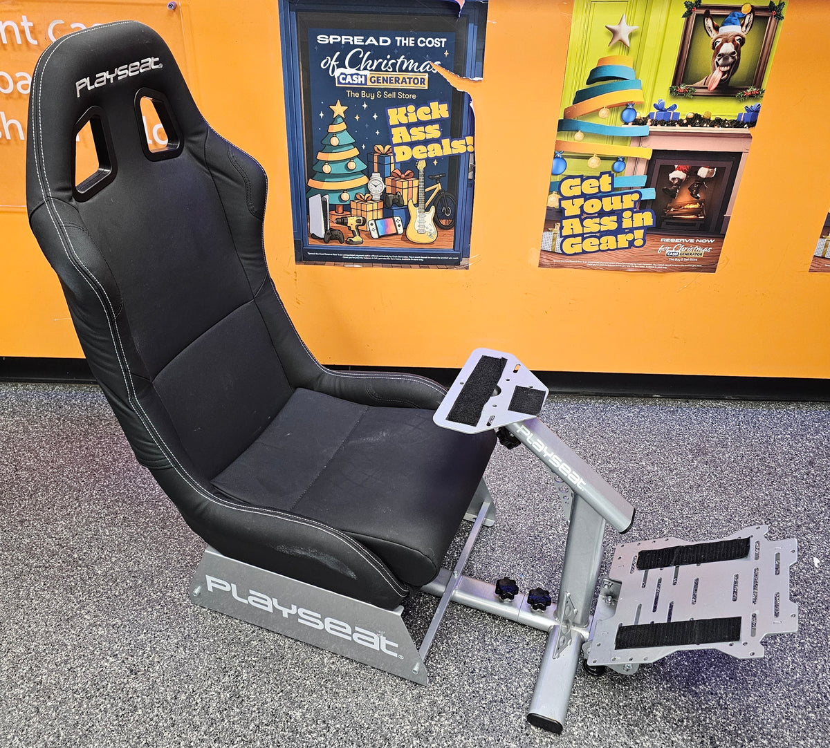 売値7万円! 希少新品Playseat Evolution正規品ブラックレザー！ May Bank Holiday Sale ** Playseat Evolution Black **Collection