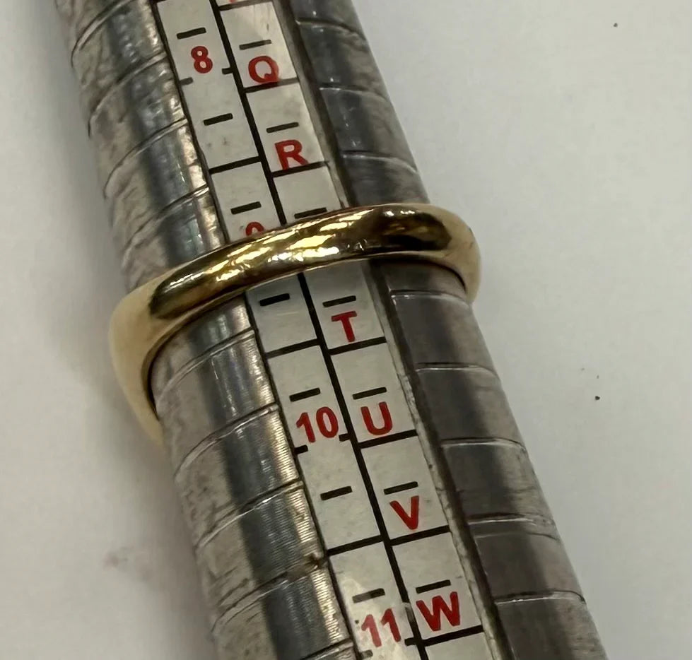 9ct yellow gold signet ring size S