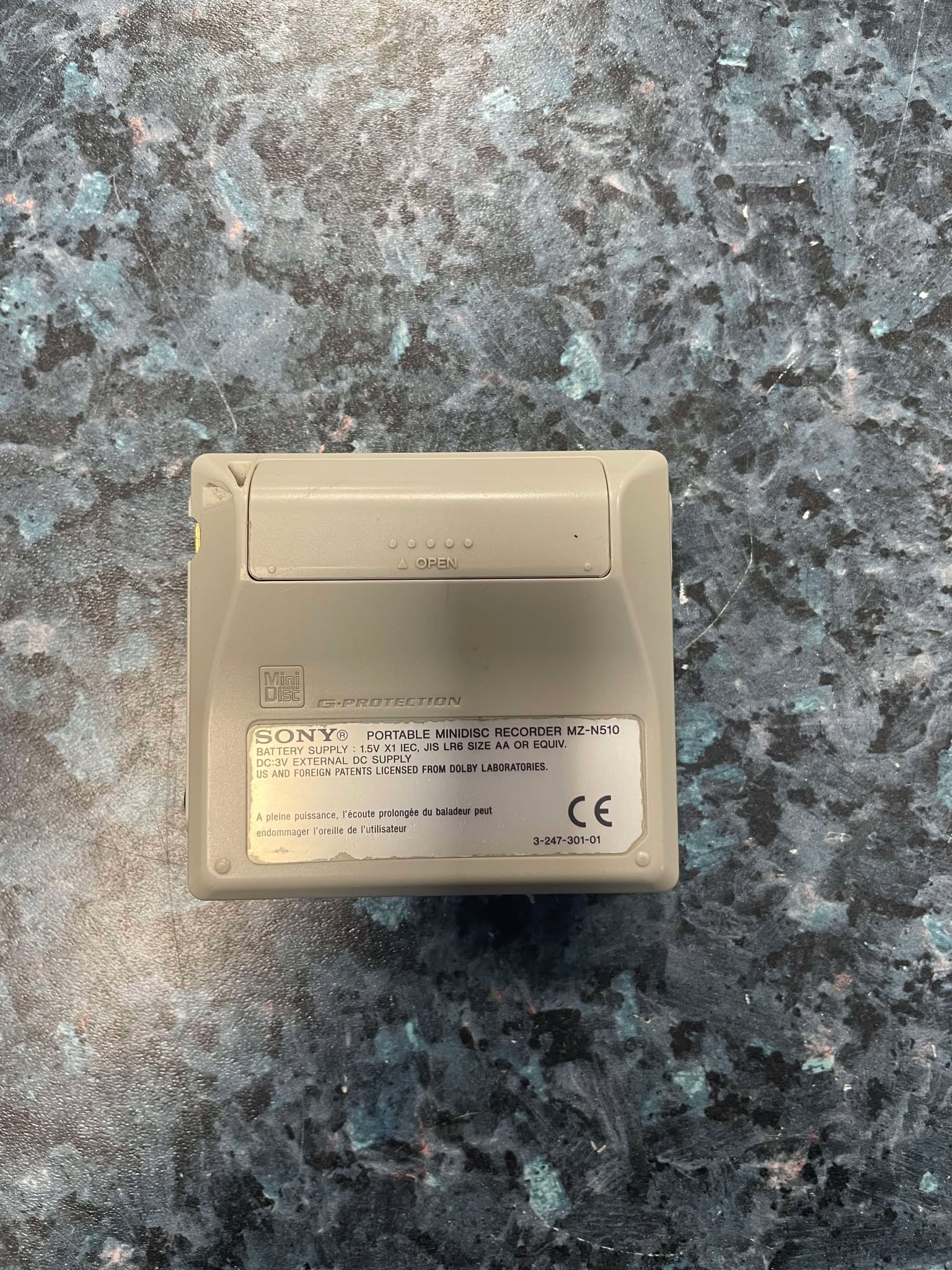 walkman with remote and 10 discs