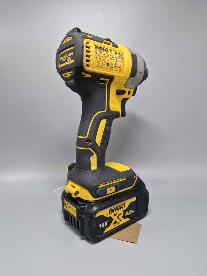 DEWALT DCF787N 18V Impact Wrench with 4.0ah battery