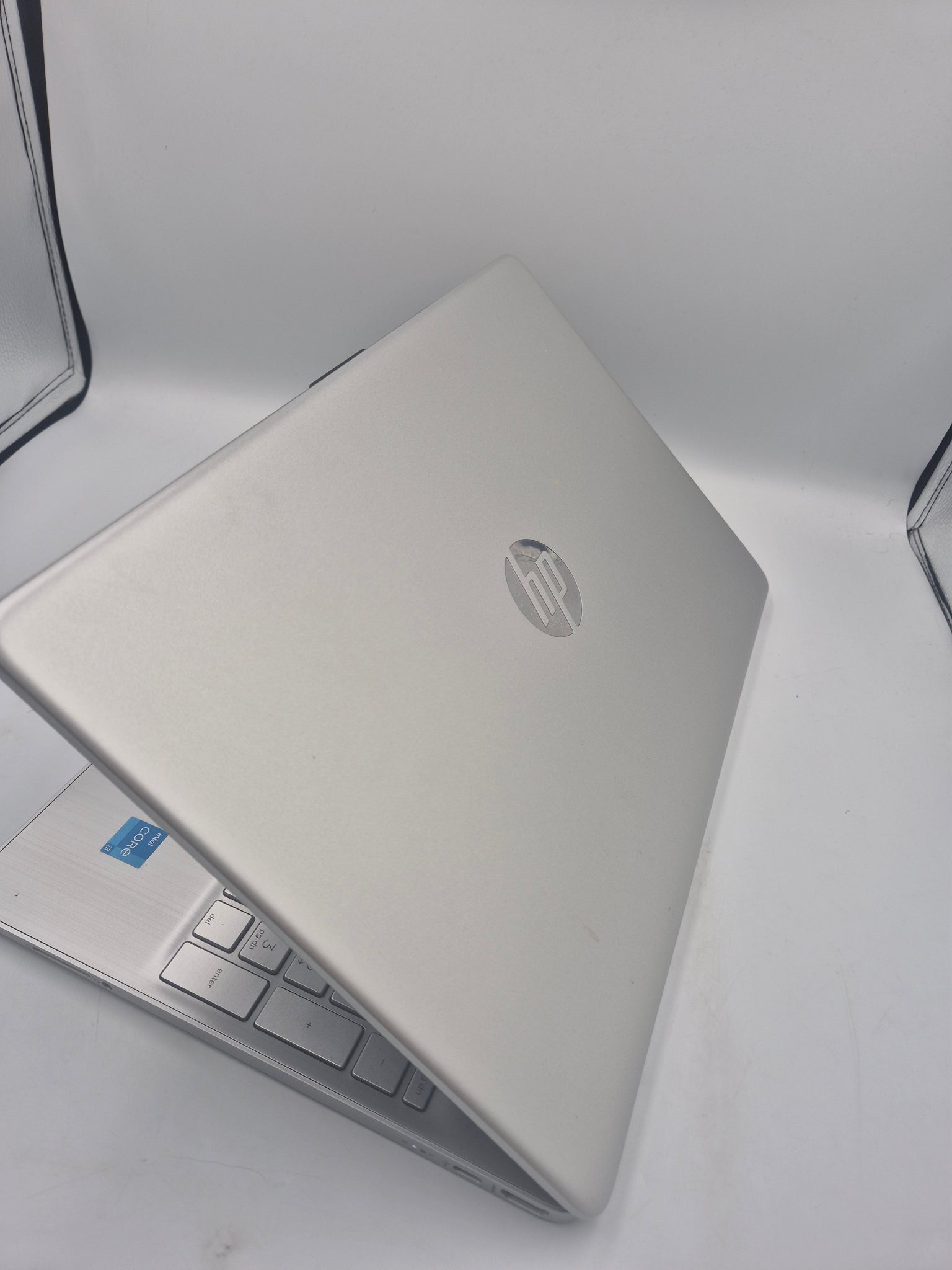 HP 15sFQ5585SA	Laptop Boxed