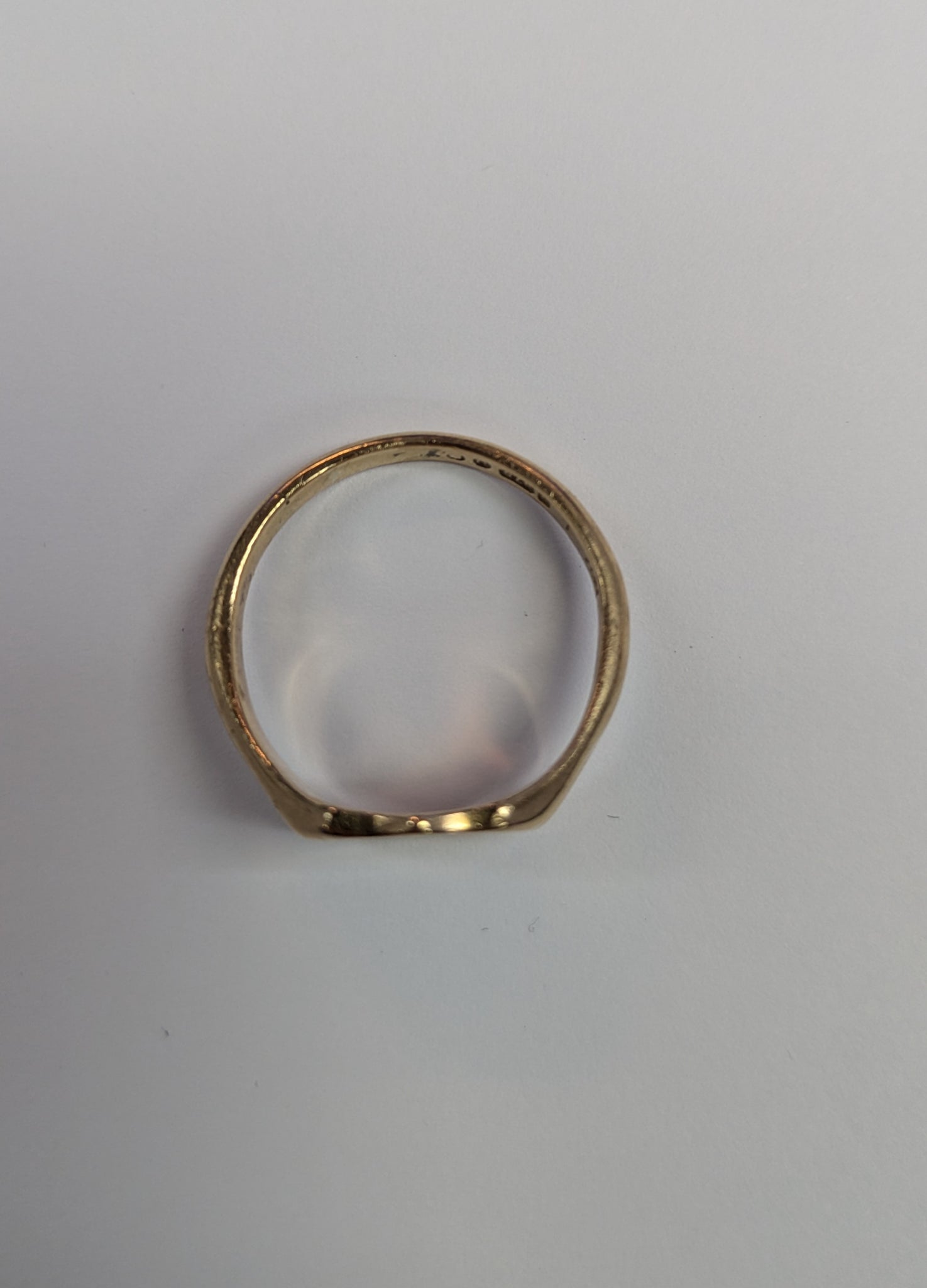 9ct Gold Shield Ring - Size W